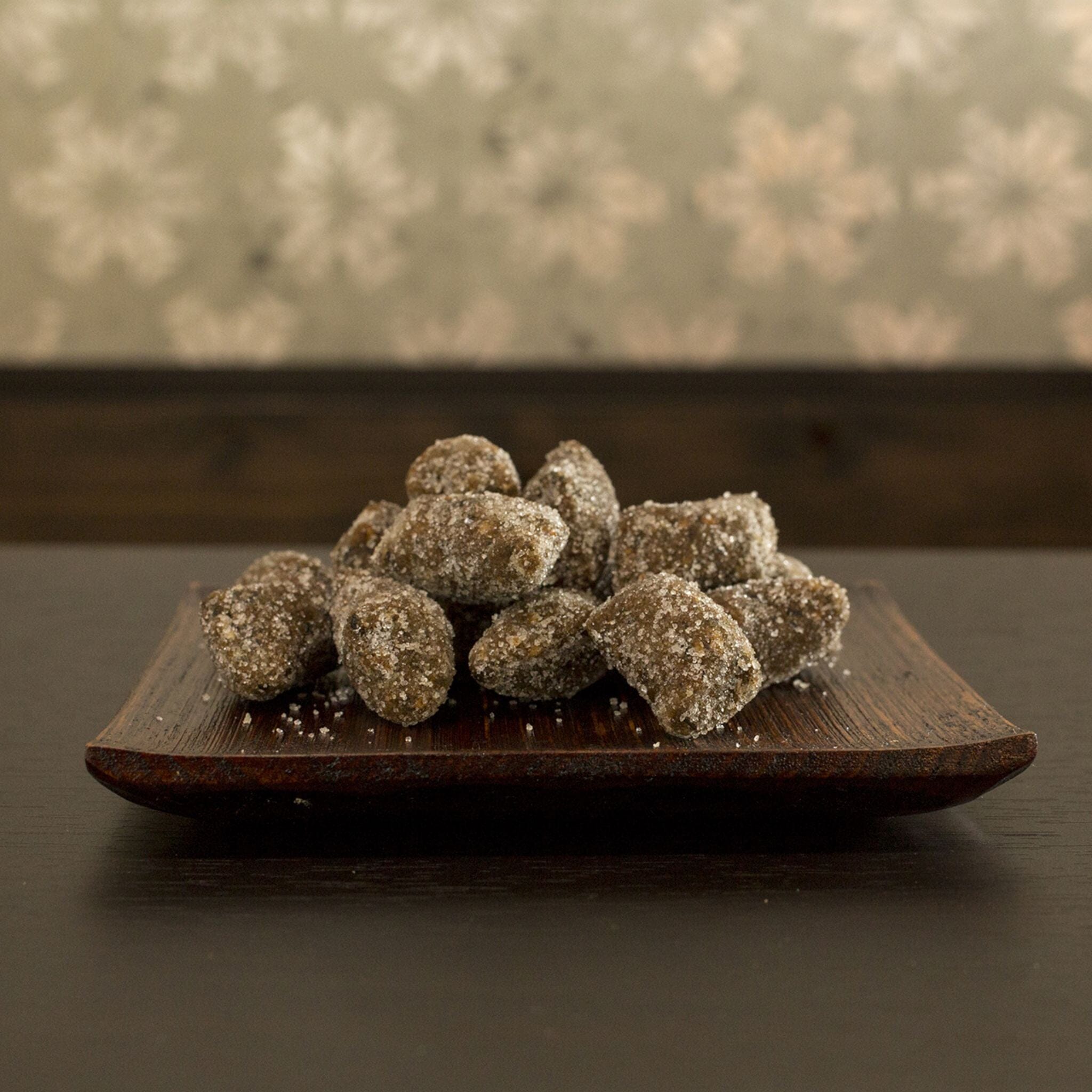 Seiki Japanese Mochi, Roasted Soybean and Black Sesame Fist Candy, 4.94 Ounce Seiki