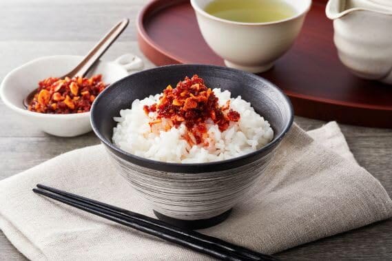 S&B Crunchy Garlic Chili Oil - Mild Japanese Umami Topping 14.1oz S&B 